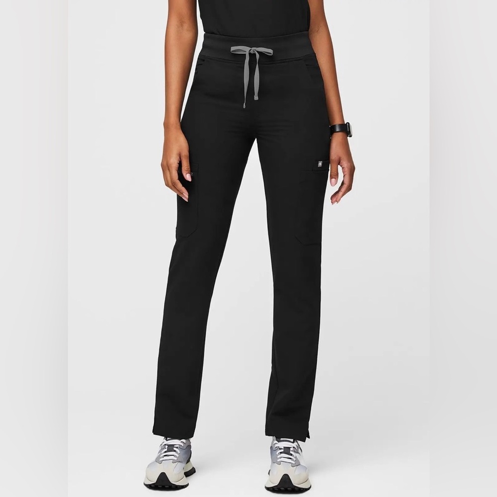 High Waisted Yola Skinny Scrub Pant || Black || Figs